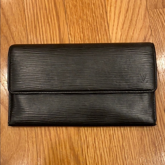 Authentic Louis Vuitton Epi Porte Tresor Wallet - Picture 2 of 8